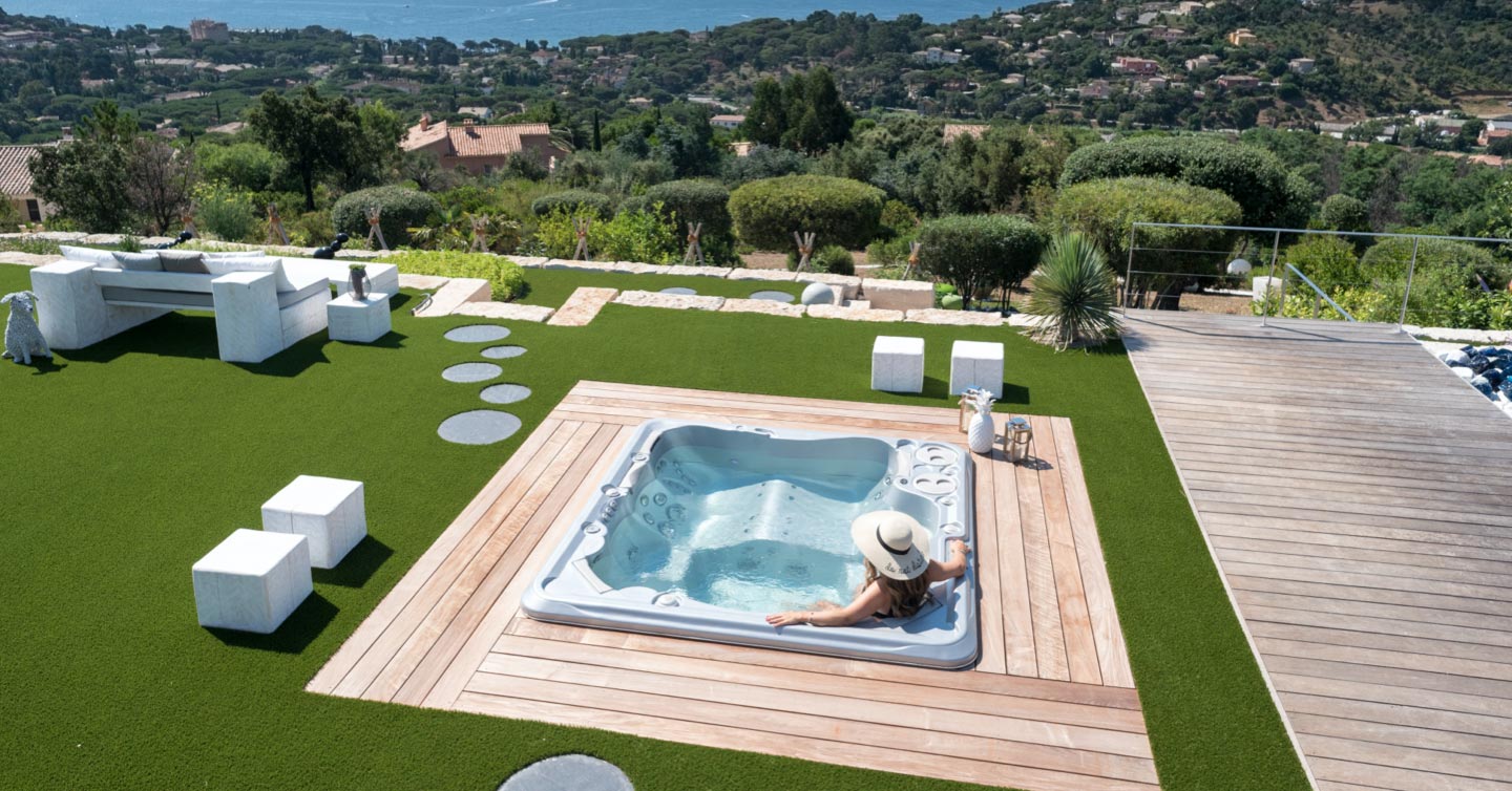 Hot Tubs in Crawley - Hydropool Surrey
